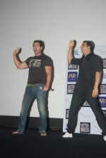 Akshay Kumar, John Abraham at the Desi Boyz promotions in Oberoi Mall on 25th Nov 2011 (48).JPG